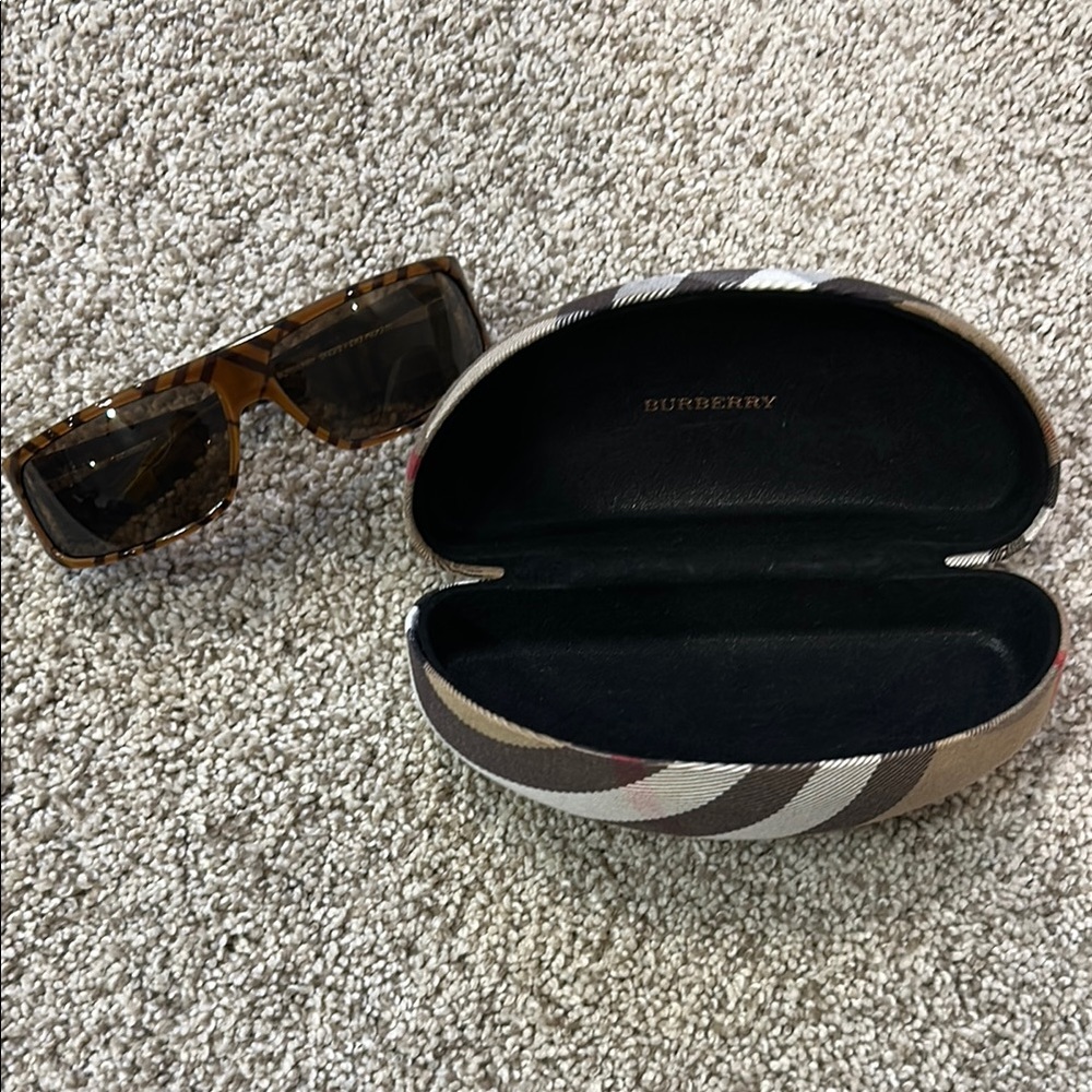 Burberry Brown Sunglasses with Plaid Case